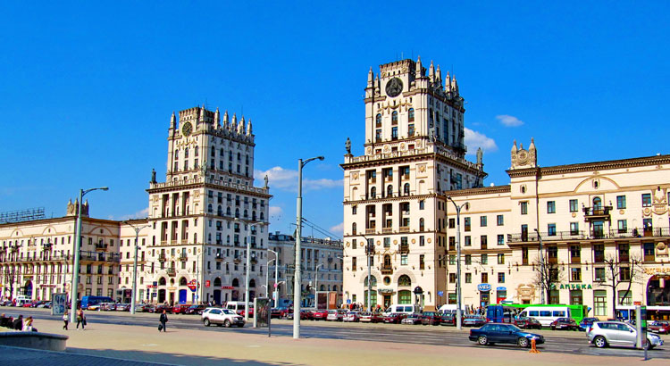 Ворота города, Привокзальная площадь