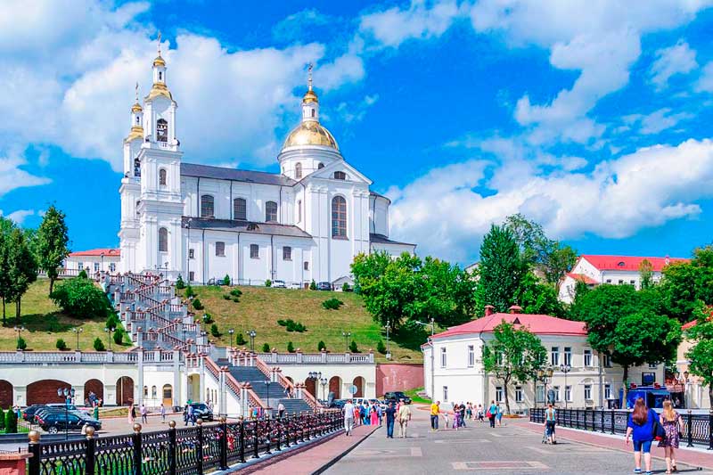 Vitebsk and the Manor of Zdravnevo from Minsk